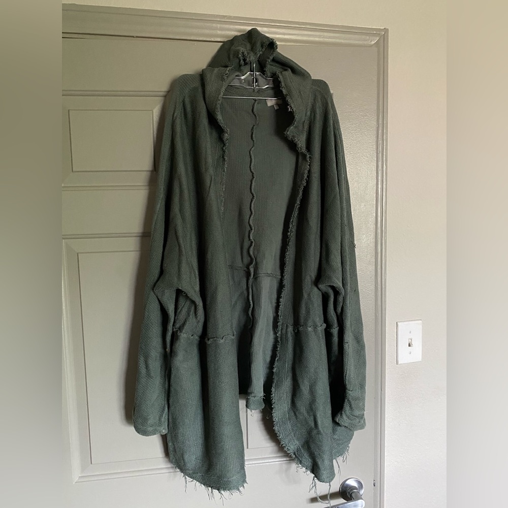 True craft tethered sweater